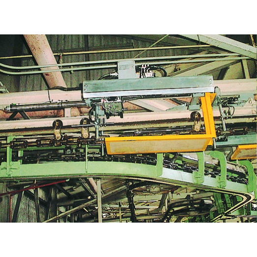 LUBRICATING DEVICE FOR DELIVERY CHAINS AND SUSPENDED WHEELS