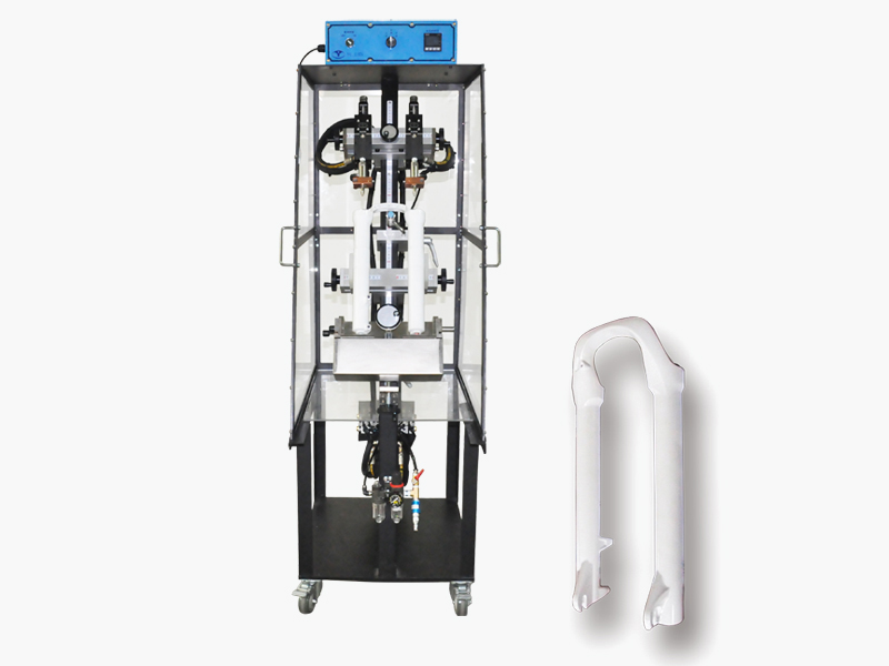 GREASE-SPRAYING DEVICE FOR FRONT-FORKS